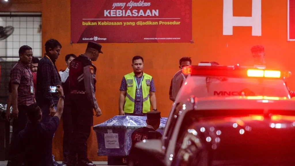 Jenazah Pramugari Atr 42 500 Disemayamkan Di Rumah Duka Pluit