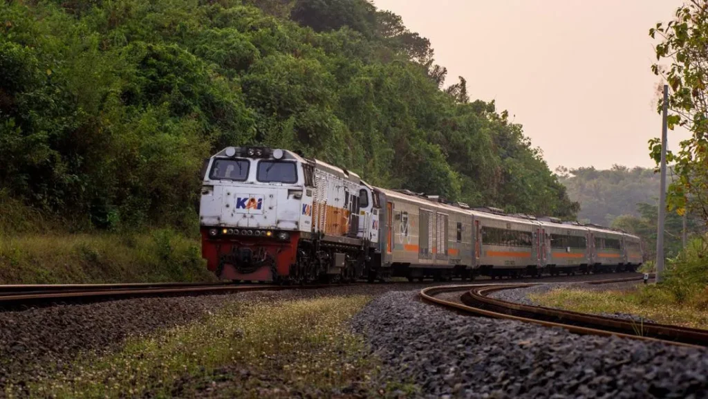 Kaca Ka Jayakarta Pecah Dilempar Batu Di Nganjuk 4 Bocah Diamankan