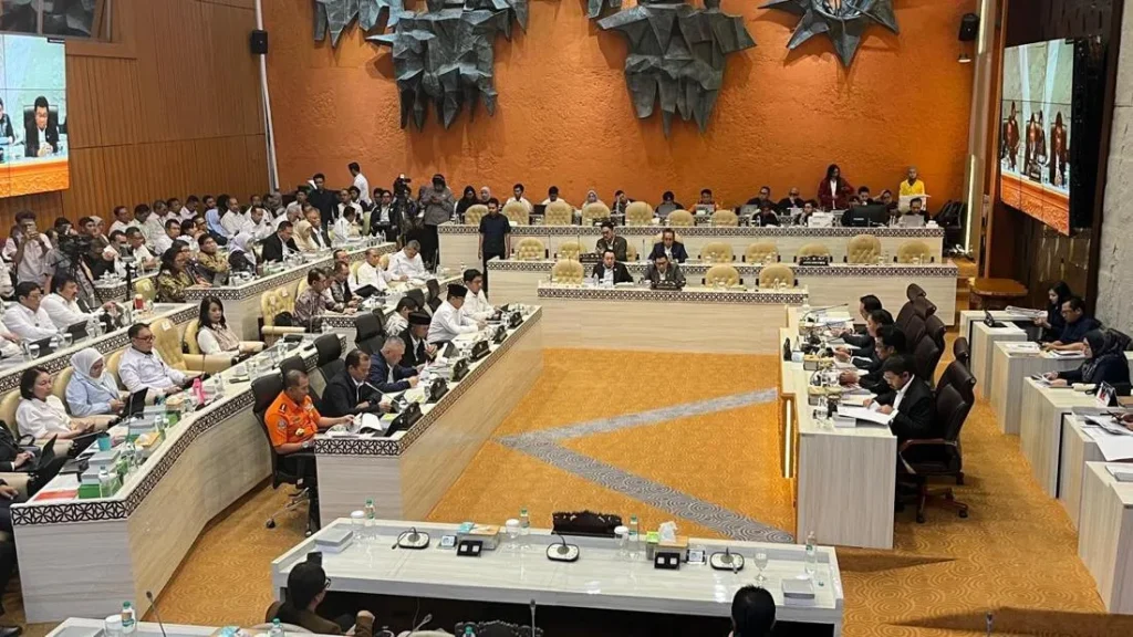Komisi V Dpr Cecar Menteri Pu Soal Anggaran Bencana Sumatera Mekanisme Utang Disorot