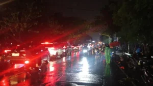 Jalur Pantura Pasuruan Terendam Banjir Lalu Lintas Lumpuh Malam Ini