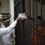 Tahanan Polres Serang Terharu Santap Opor Rendang Saat Lebaran Di Balik Jeruji