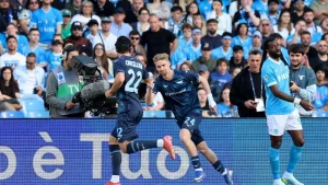 Napoli Diterkam Lazio 0 2 Di Kandang Gagal Pangkas Jarak Dari Inter