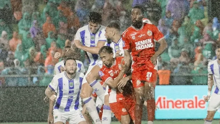 Super League Persib Kokoh Di Puncak Usai Menang Persija Kian Tertinggal