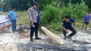 Warga Sumenep Dilarang Dekati Benda Mirip Torpedo Polisi Khawatir Aktif