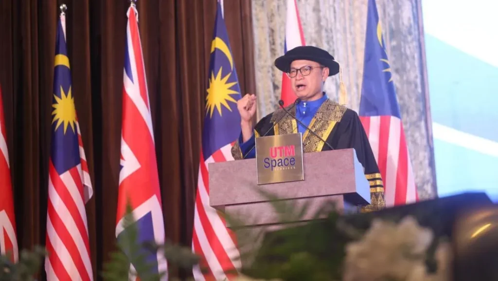 Kepala Bpom Taruna Ikrar Terima Gelar Adjunct Professor Bicara Masa Depan Obat
