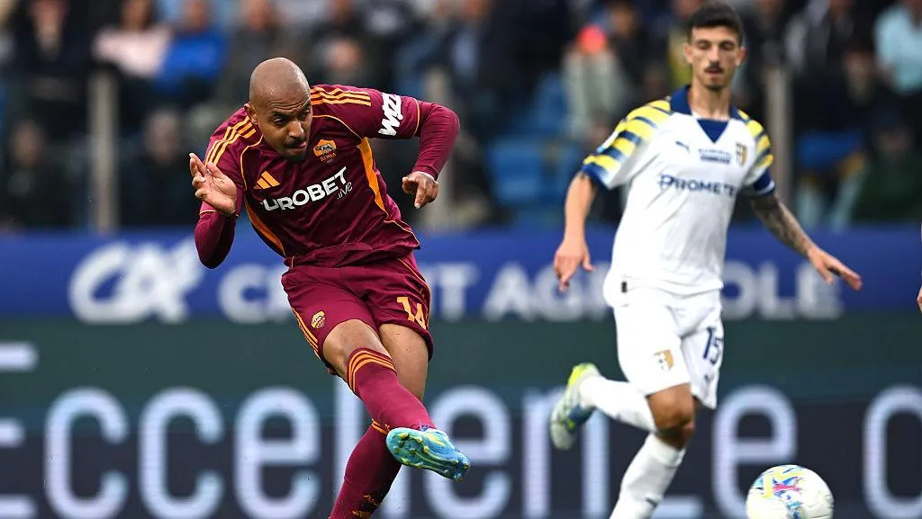 Roma Kalahkan Parma Dramatis Penalti Malen Di Injury Time Jadi Penentu