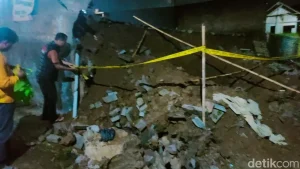 Tpt Perumahan Di Cianjur Longsor 25 Meter Seorang Pekerja Tewas Tertimpa